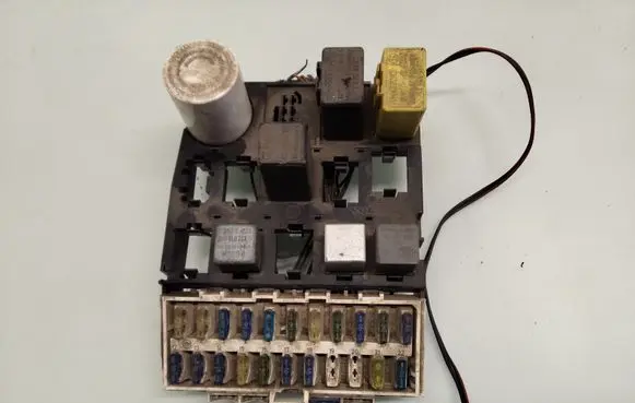Volvo 940 Fuse module 12585996