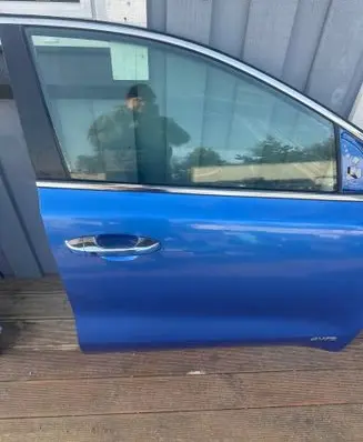 KIA Sportage Front door