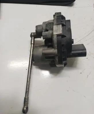 Mercedes-Benz A W176 Turbine electric control actuator 835556 270910