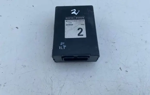 Toyota Avensis T220 Other control units/modules 8865005060