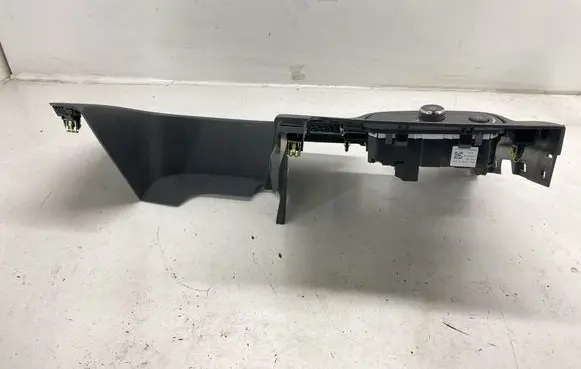 Buick Encore GX I Dashboard lower bottom trim panel 84192541 42724249 BHC57167