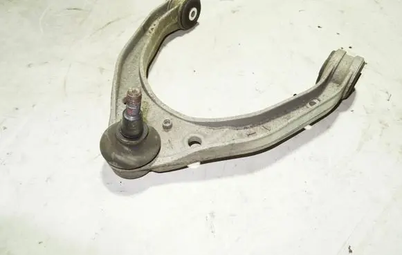 Audi Q7 4L Front upper control arm/wishbone 7L0407047A
