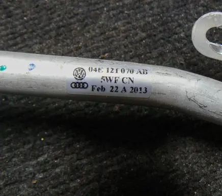 Volkswagen Golf VII Engine coolant pipe/hose