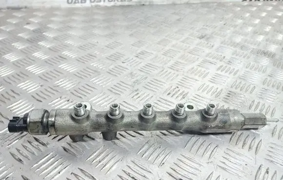 Mazda CX-7 Fuel main line pipe 08M21061