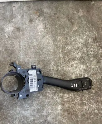Volkswagen PASSAT B7 Wiper control stalk 1K0953519 01203504 20350470235265