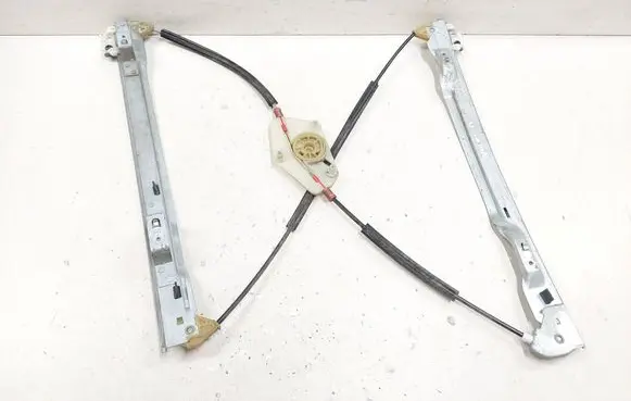 Front window lifting mechanism without motor