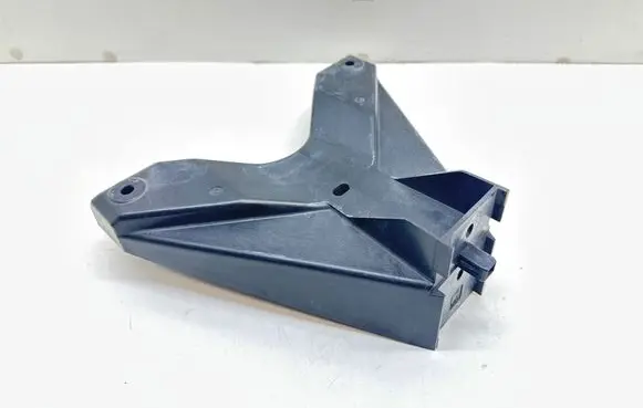 Nissan Serena Front bumper mounting bracket 