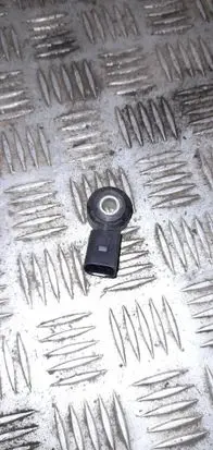 Volkswagen Touareg I Detonation knock sensor 030905377C