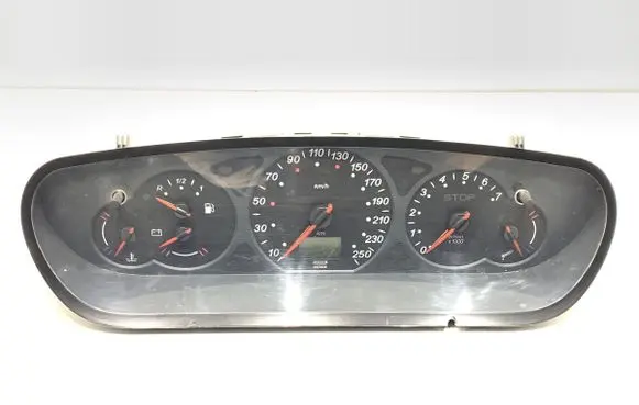 Citroen C5 Speedometer (instrument cluster) 9635289280
