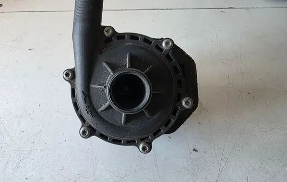 Nissan Leaf I (ZE0) Electric auxiliary coolant/water pump