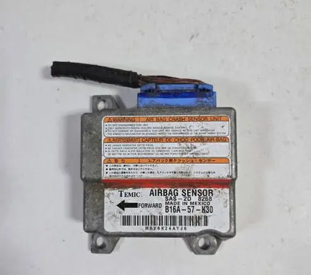 Mazda 323 Airbag control unit/module B16A57K30 M6V6K24AYJ6 SAS2D8268