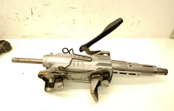 Steering wheel axle set