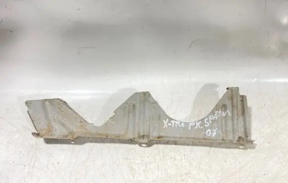 Nissan X-Trail T31 Front splash guards bracket 