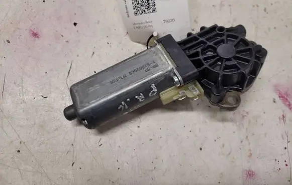 Mercedes-Benz E W211 Seat adjustment motor 0390203003