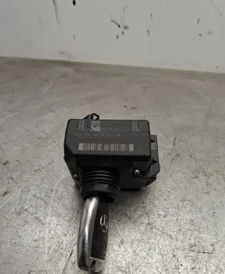 Mercedes-Benz C W204 Ignition lock A2075450108 33003215 33003213