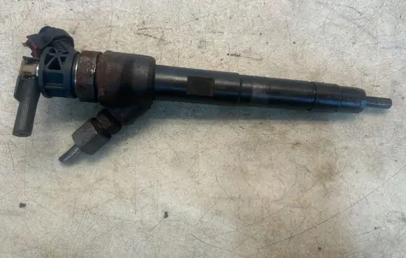 Jaguar XF Fuel injector 0445110654 G4D39K546AA