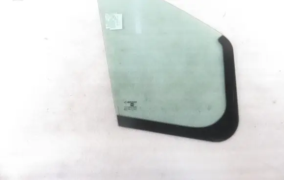 Opel Vivaro Front triangle window/glass 