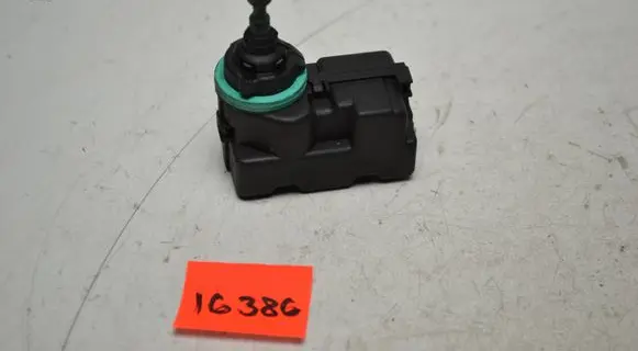 Headlight level adjustment motor