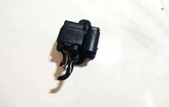 Mercedes-Benz E W212 Glow plug pre-heat relay 0522120204 A6519000900