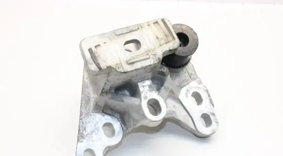 Land Rover Range Rover Evoque L551 Engine mounting bracket K8D26P096AA