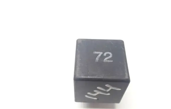 Volkswagen PASSAT B3 Other relay 191955529 5WK1704