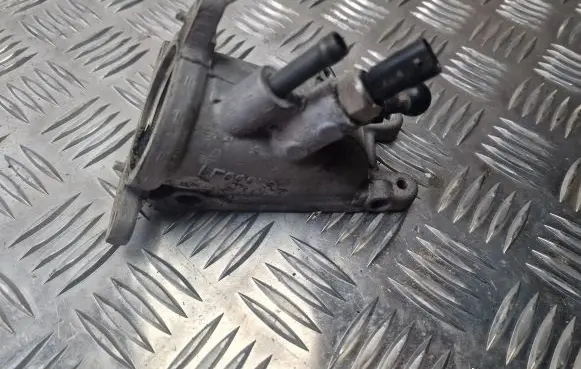 Volkswagen PASSAT B8 Other engine bay part 04L128637A