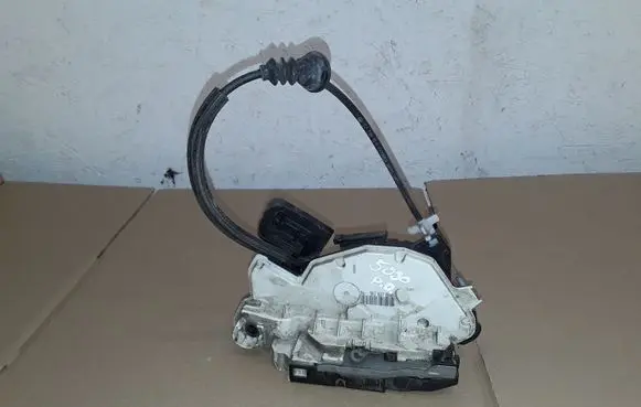 Skoda Yeti (5L) Front door lock 5K2837016B
