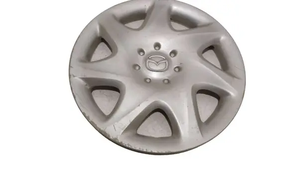 Mazda 626 R14 wheel hub/cap/trim 2126