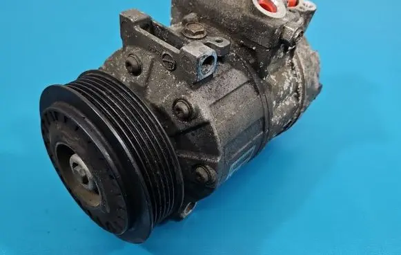 Volkswagen Touran I Air conditioning (A/C) compressor (pump) 5K0820803B IMPRK1579205