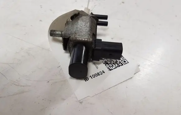Ford Focus Turbo solenoid valve 4M5G9A500