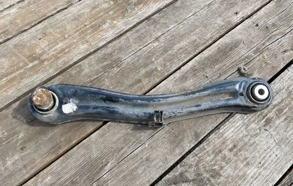 Rear control arm