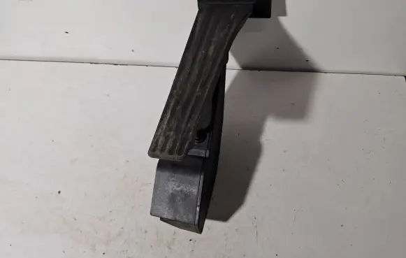 BMW 7 E65 E66 Accelerator throttle pedal 6766930 25916010