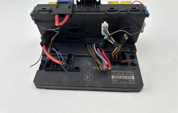 Mercedes-Benz Vito Viano W639 Fuse module 6395450201