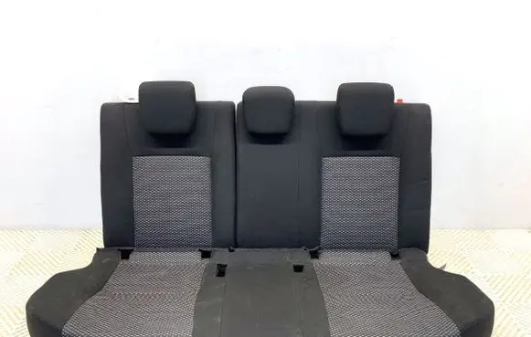Suzuki Vitara (LY) Second row seats