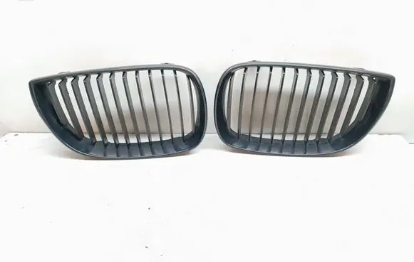 BMW 1 E82 E88 Front bumper upper radiator grill 7077130 7128613