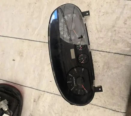 Speedometer (instrument cluster)