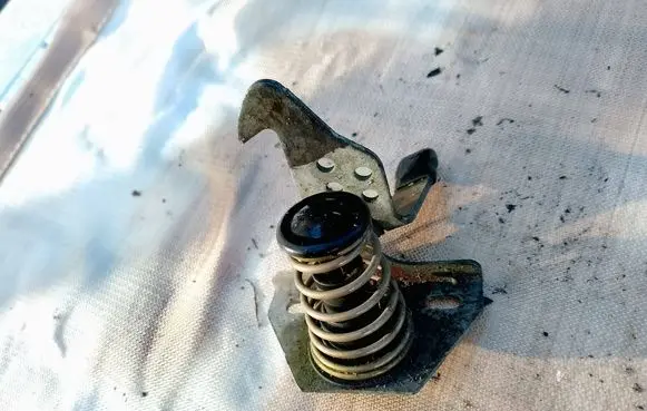 BMW 5 E60 E61 Engine bonnet/hood lock/latch loop/hook 7034256