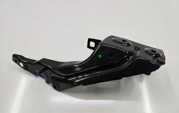 Audi Q5 SQ5 FY Fender mounting bracket 80A821135A