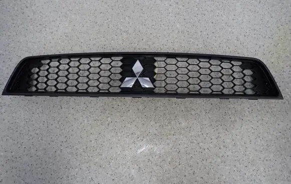 Mitsubishi Colt Front grill 7450A457
