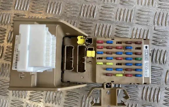 Subaru Impreza III Fuse module 82201FG010