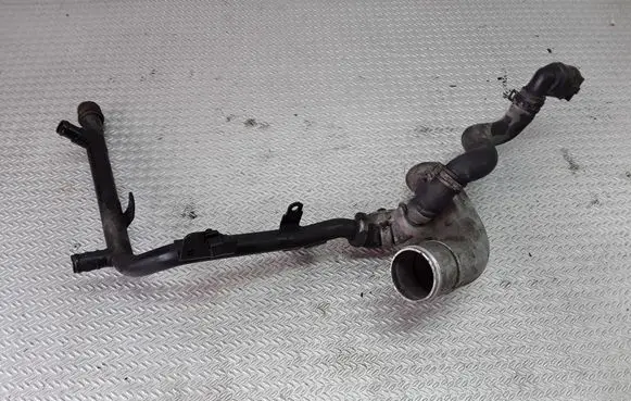 Volkswagen Touran I Engine coolant pipe/hose 038121065