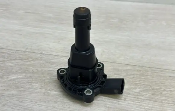 Audi A8 S8 D4 4H Oil level sensor 03F907660D