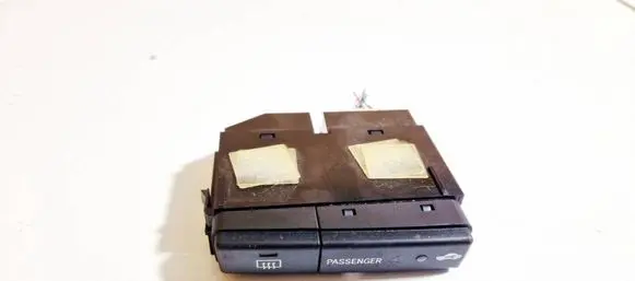 Toyota Avensis T250 Windscreen/window heater switch 