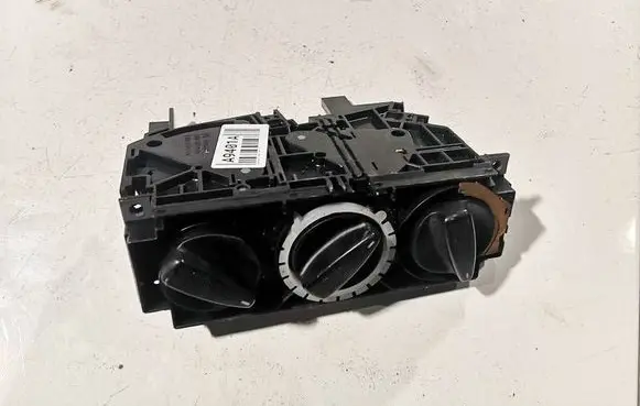 Volkswagen Caddy Climate control unit 