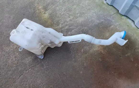 Honda Civic Windshield washer fluid reservoir/tank