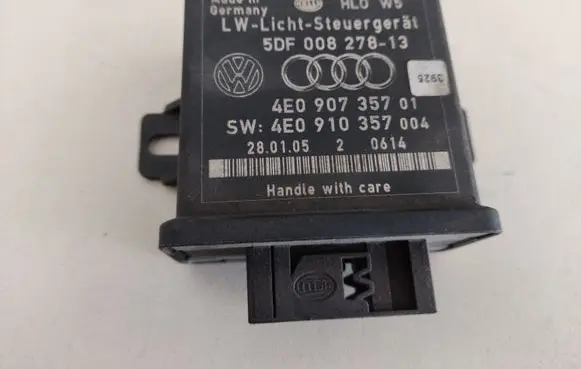 Audi A8 S8 D3 4E Light module LCM 4E0907357 4E0910357 5DF008278