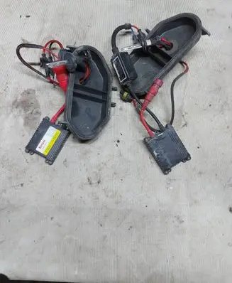 Headlight/headlamp dust cover