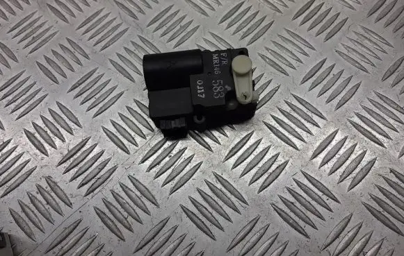 Volvo S40, V40 A/C air flow flap actuator/motor MR146583