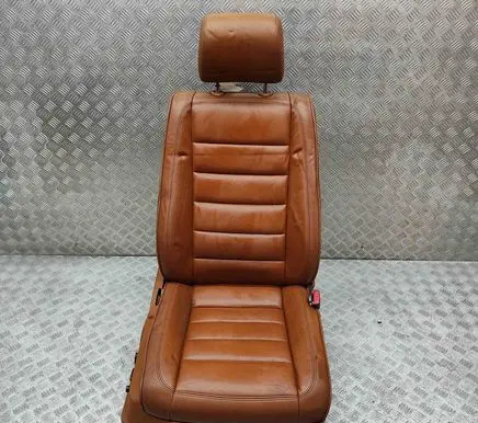Volkswagen Touareg I Front passenger seat 8E0881515A 7L0881318P