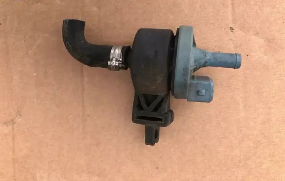Volkswagen Polo III 6N 6N2 6NF Valve vacuum 535133459